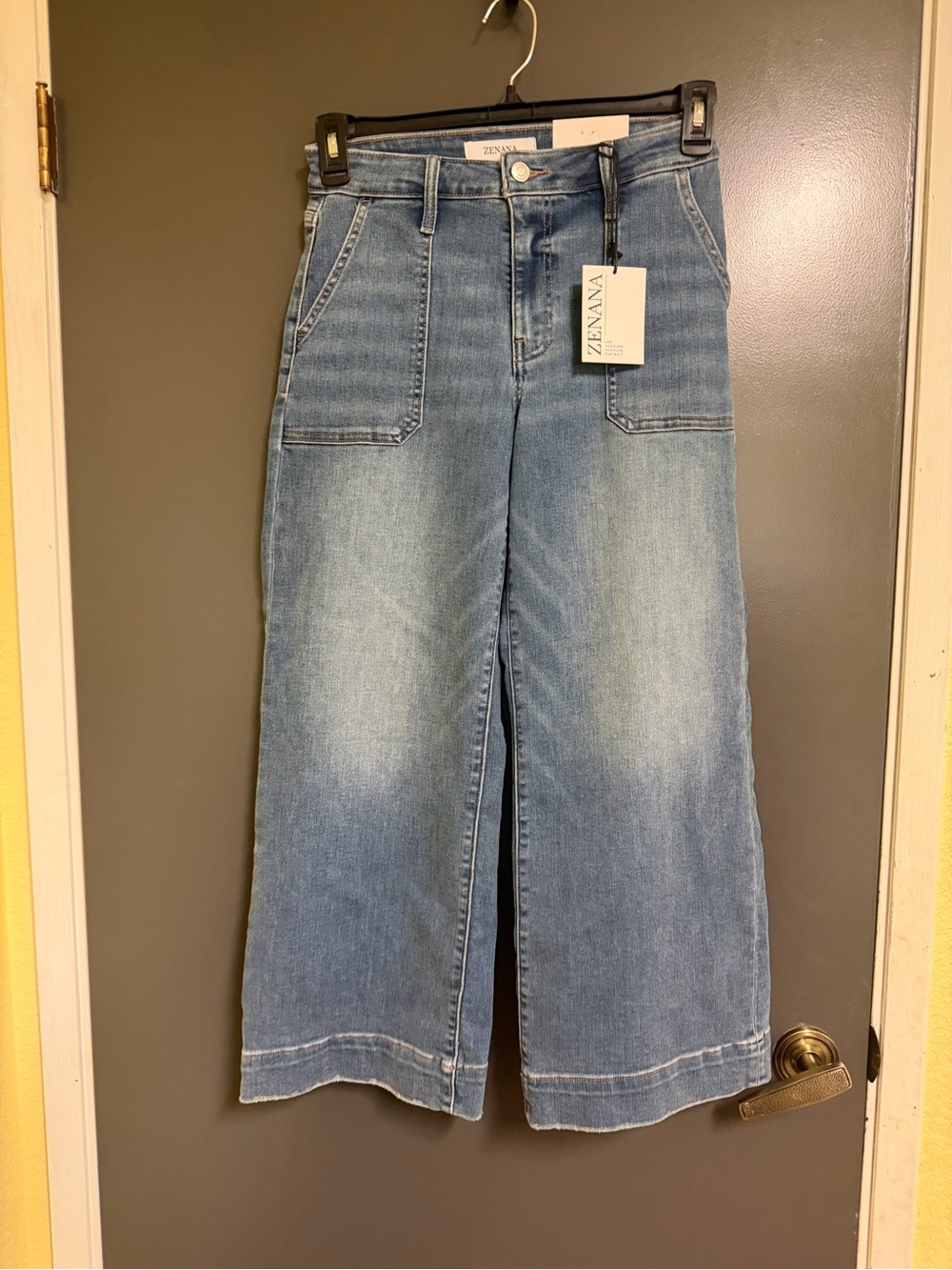 Zenana Outfitters Light Wash Wide Leg Jeans
